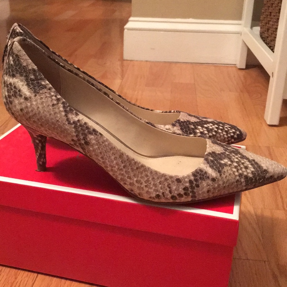 Like New Coach snakeskin kitten heels pointy toe 8